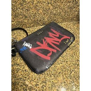 DKNY Vela‎ Zip Around Wrislet Black Faux Leather With Graffiti.I LOVE NEW YORK!!